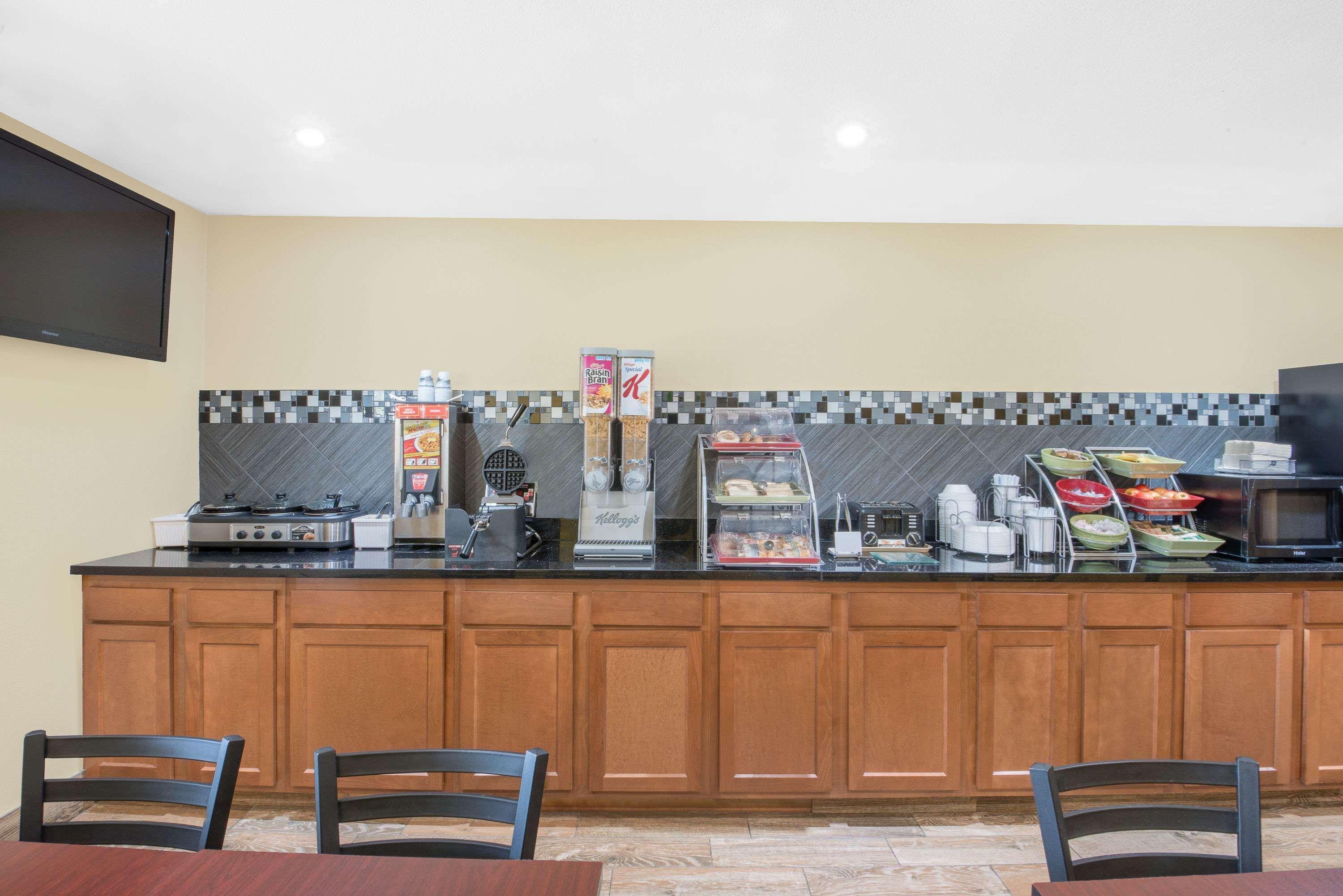 Super 8 By Wyndham Webster City Ia Exterior photo